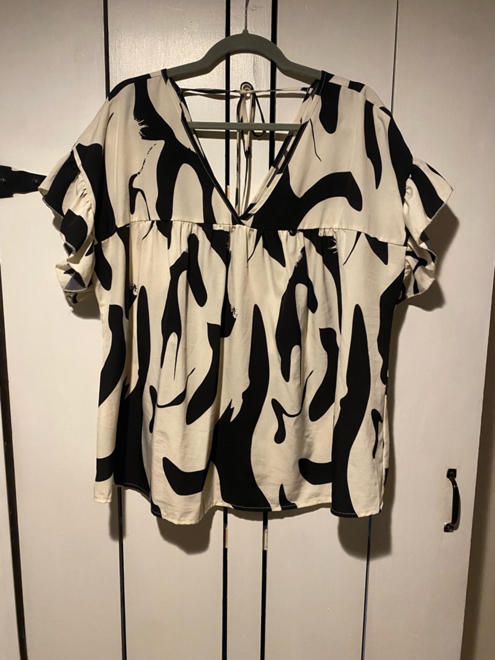 SHEIN Black & Cream Abstract V-Neck Blouse - Picture 2 of 5